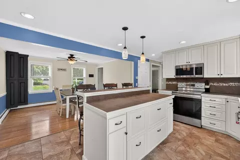 51 Lantern Ln, West Springfield, MA 01089 photo 14