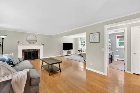51 Lantern Ln, West Springfield, MA 01089 photo 3