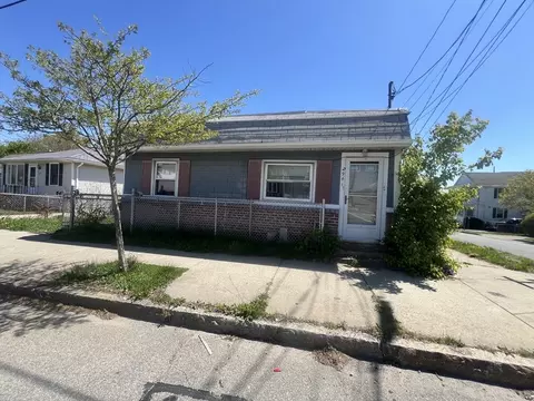 294 Mount Pleasant St, New Bedford, MA 02746