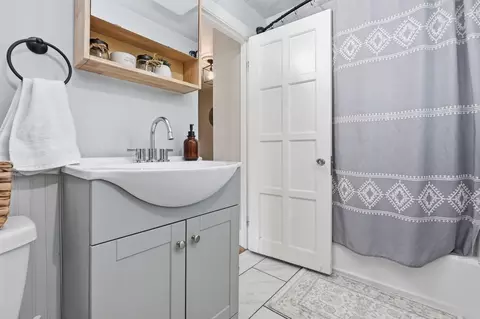 Bath - 16 Bay State Rd, Worcester, MA 01606 photo 2 of 2