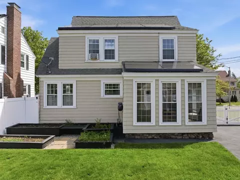 Exterior - 16 Bay State Rd, Worcester, MA 01606 photo 6 of 8
