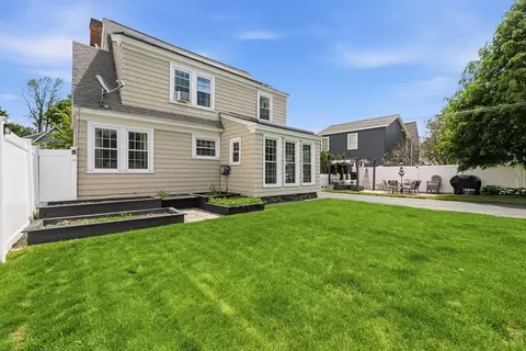 Exterior - 16 Bay State Rd, Worcester, MA 01606 photo 8 of 8