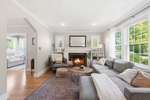 Living - 16 Bay State Rd, Worcester, MA 01606 photo 1 of 4