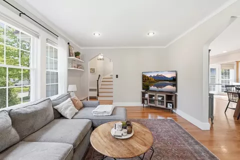 Living - 16 Bay State Rd, Worcester, MA 01606 photo 3 of 4