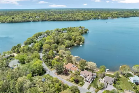 9 Eagle Hill Dr, Plymouth, MA 02360
