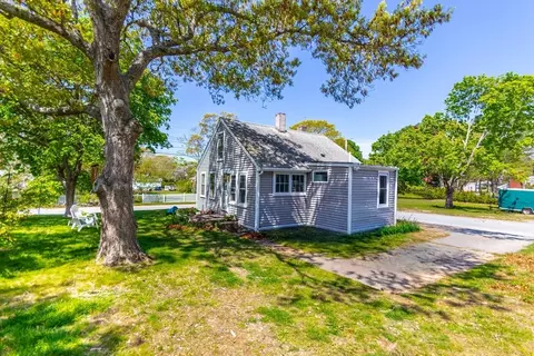 Exterior - 26 Wilson Ave, Bourne, MA 02532 photo 6 of 7