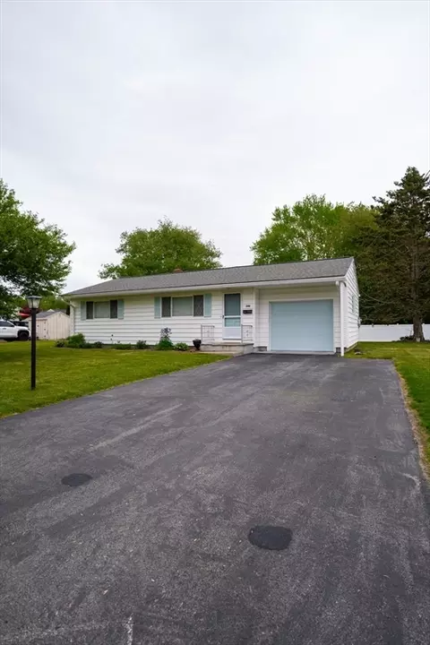 390 Upland St, New Bedford, MA 02745