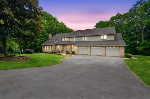 27 Lady Slipper Cir, Westfield, MA 01085