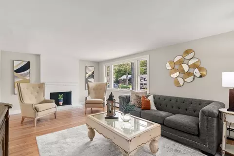 Living - 10 Roberta Rd, Sharon, MA 02067 photo 2 of 4