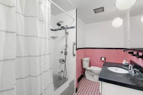 Bath - 10 Roberta Rd, Sharon, MA 02067 photo 1 of 2