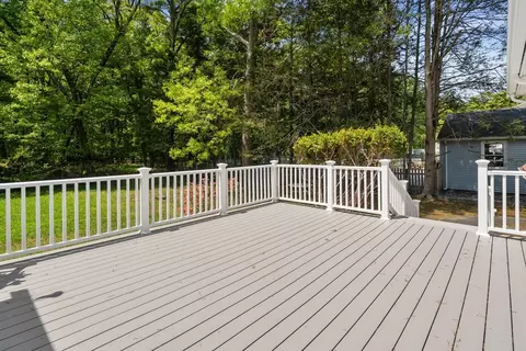 Exterior - 10 Roberta Rd, Sharon, MA 02067 photo 3 of 4