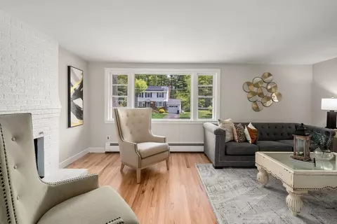 Living - 10 Roberta Rd, Sharon, MA 02067 photo 3 of 4