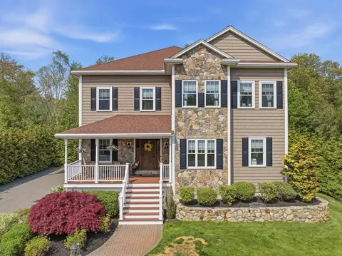 35 Settlers Way, Tewksbury, MA 01876