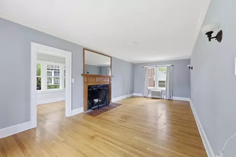 Living - 9 Texel Dr, Springfield, MA 01108 photo 1 of 6