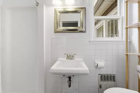 Bath - 9 Texel Dr, Springfield, MA 01108 photo 1 of 3