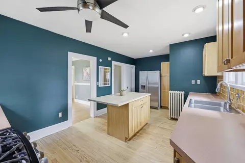 Kitchen - 9 Texel Dr, Springfield, MA 01108 photo 3 of 4