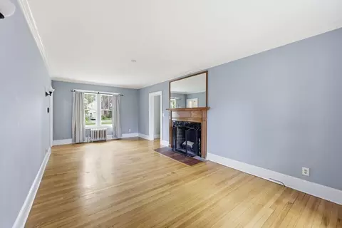 Living - 9 Texel Dr, Springfield, MA 01108 photo 3 of 6