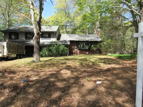 55 Hillside Ave, East Bridgewater, MA 02333