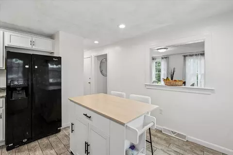 Kitchen - 90 Comet, Methuen, MA 01844 photo 5 of 5