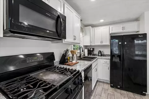 Kitchen - 90 Comet, Methuen, MA 01844 photo 3 of 5