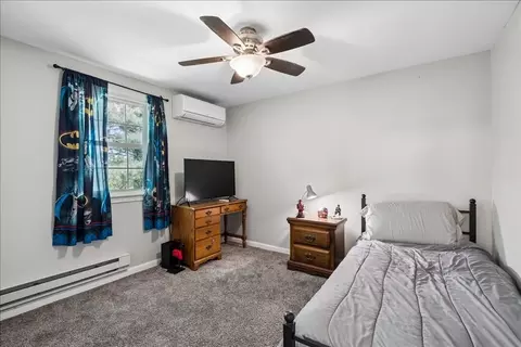 Bedroom - 90 Comet, Methuen, MA 01844 photo 4 of 7