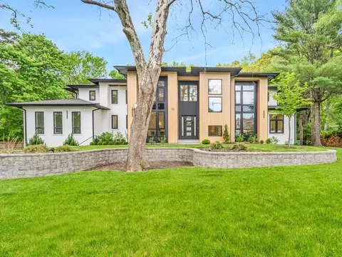16 Winchester Dr, Lexington, MA 02420
