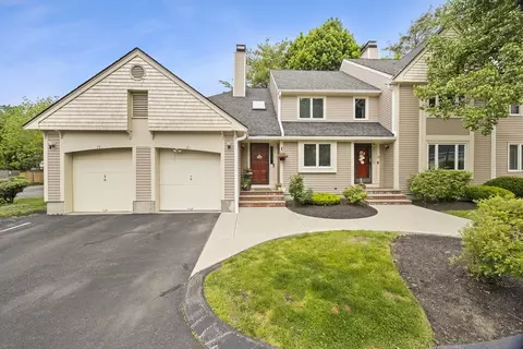 37 Jasper Ln #37, Randolph, MA 02368
