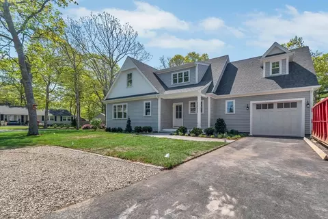 49 Striper Ln, Falmouth, MA 02536