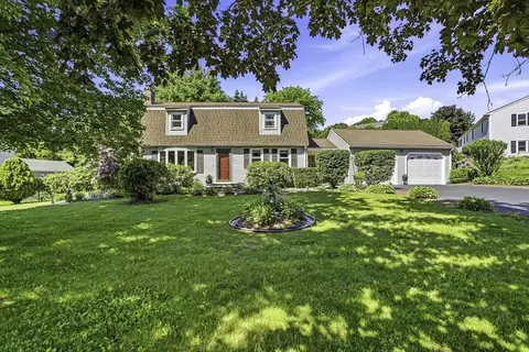 26 Long Hill Dr, Leominster, MA 01453