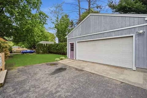 20 Athol St, Springfield, MA 01107 photo 39