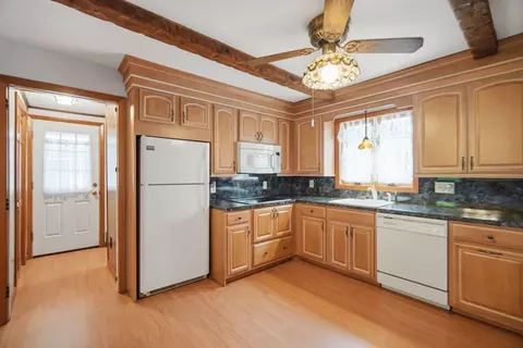 20 Athol St, Springfield, MA 01107 photo 16