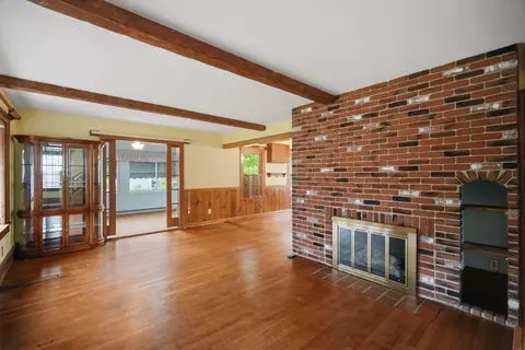20 Athol St, Springfield, MA 01107 photo 4
