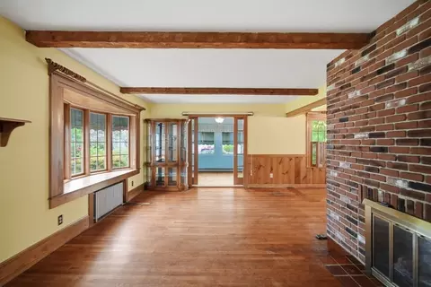20 Athol St, Springfield, MA 01107 photo 5