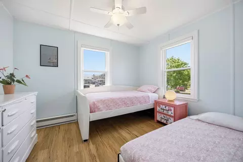 Bedroom - 10 W St, Hull, MA 02045 photo 4 of 5