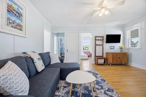 Living - 10 W St, Hull, MA 02045 photo 1 of 1