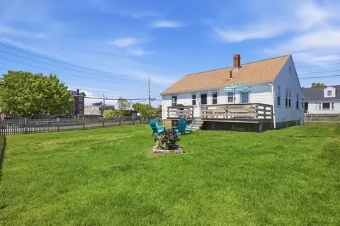 Exterior - 10 W St, Hull, MA 02045 photo 6 of 8