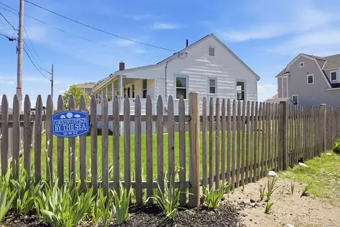 Exterior - 10 W St, Hull, MA 02045 photo 3 of 8