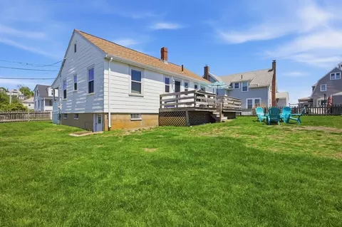 Exterior - 10 W St, Hull, MA 02045 photo 5 of 8