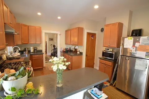 35-37 Thorndike St, Beverly, MA 01915 photo 4