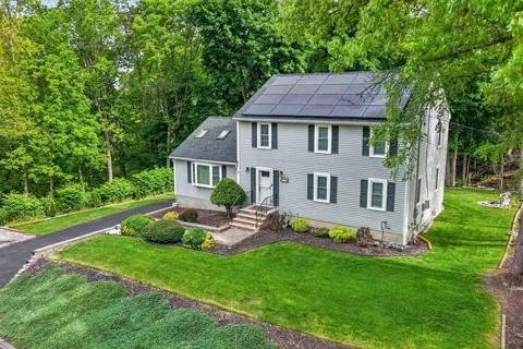 25 Margate Rd, North Andover, MA 01845