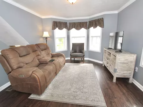 36 Bittersweet Blvd, Worcester, MA 01607 photo 2