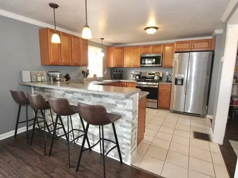 36 Bittersweet Blvd, Worcester, MA 01607 photo 6