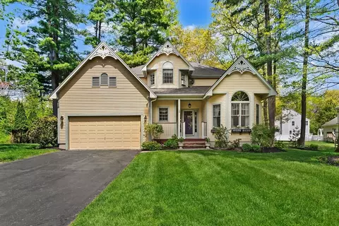 7 Shannon Ln, Beverly, MA 01915