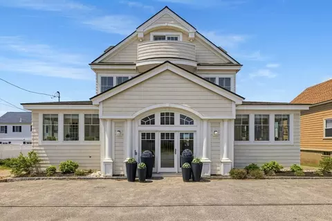 12 Commonwealth Ave, Salisbury, MA 01952