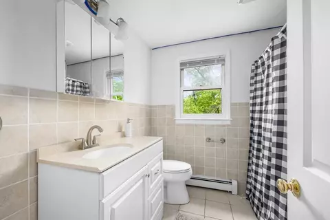 Bath - 171 Wheeler Rd, Mashpee, MA 02649 photo 4 of 4