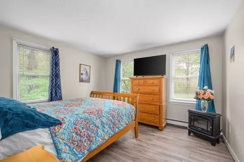 Bedroom - 171 Wheeler Rd, Mashpee, MA 02649 photo 3 of 8