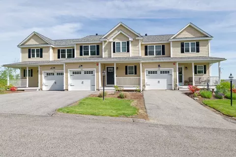 1204 Hazelwood Way #1204, Clinton, MA 01510