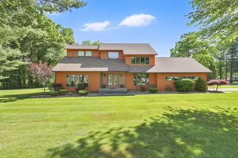38 Evergreen Dr, East Longmeadow, MA 01028