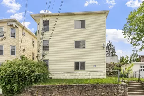 125 Cross St, Southbridge, MA 01550