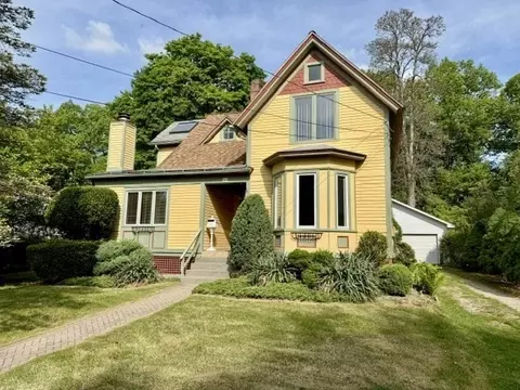 60 Massasoit, Northampton, MA 01060